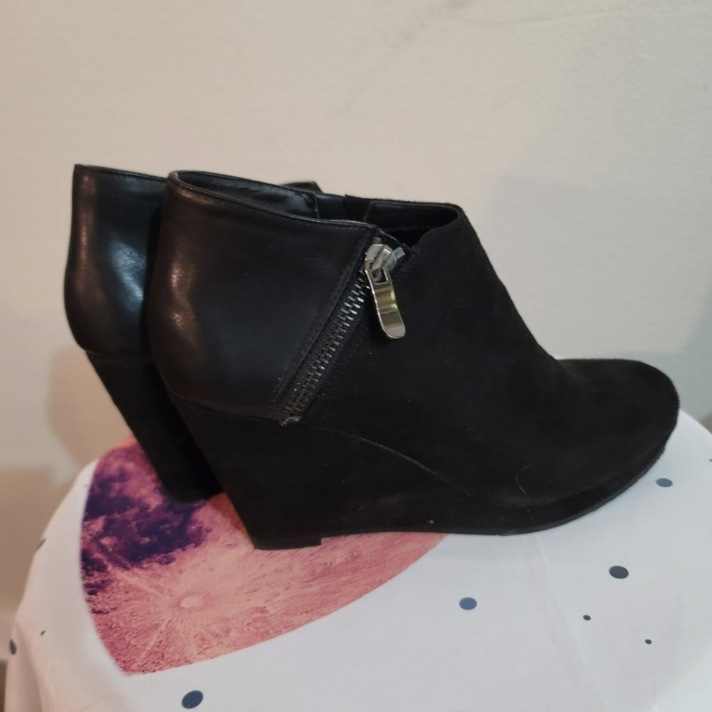 CL by laundry Wedge Ankle bootie